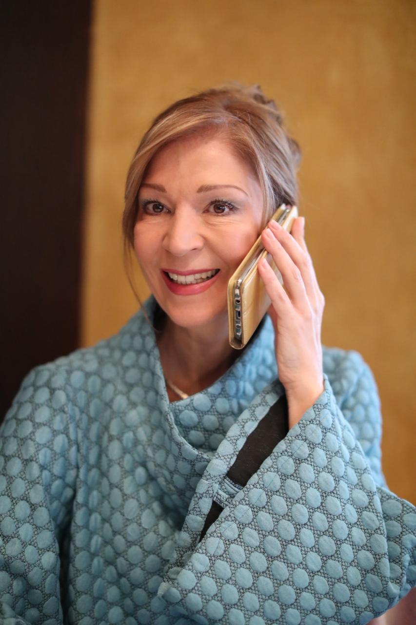 Ivana Kuzmanović u telefonskom razgovoru